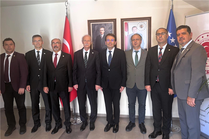 Trakya Üniversitesi Rektörü Prof. Dr. Mustafa Hatipler ve beraberindeki heyet,