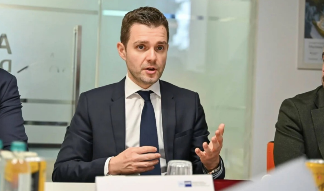 Kuzey Makedonya Dışişleri ve Dış Ticaret Bakanı Timço Mucunski, yarın